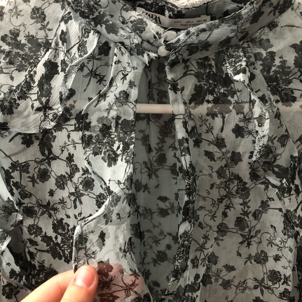 Zara Ruffle Print Blouse - Picture 7 of 7
